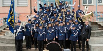 Der Musikverein Marbach spielt Weltklassiker zu Filmszenen auf Grossleinwand