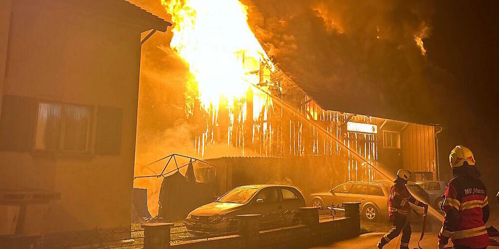 Die Kantonspolizei St. Gallen rückte am frühen Sonntagmorgen zu einem Brand in Diepoldsau aus.