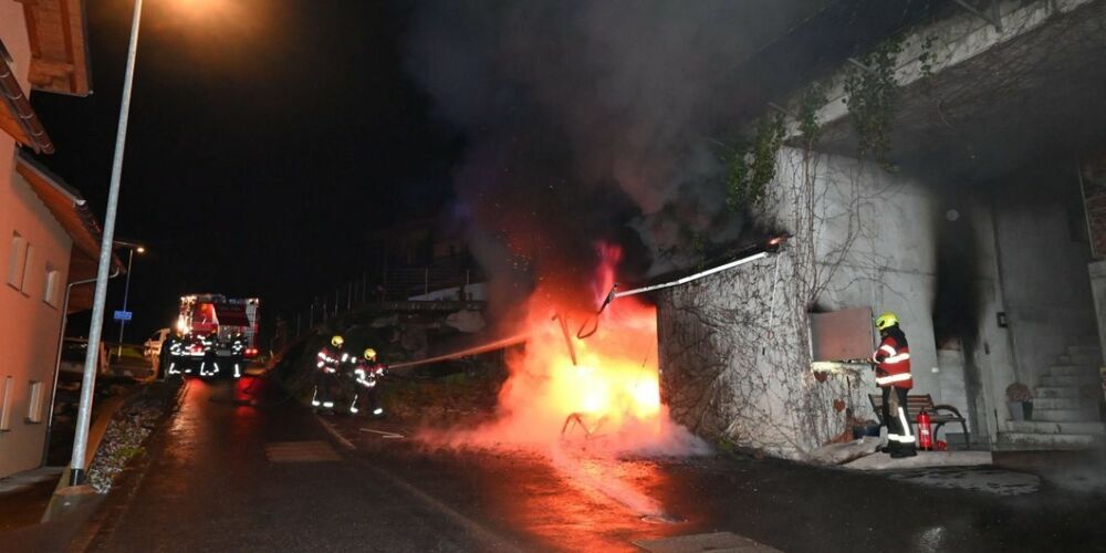 Die Garage brannte lichterloh.