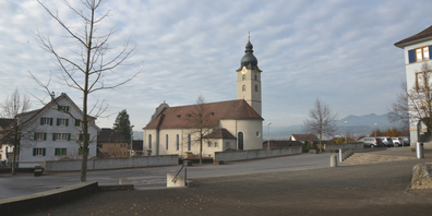 Zu den markantesten Bauwerken Benkens zählt die Kirche der Pfarrei Peter und Paul.