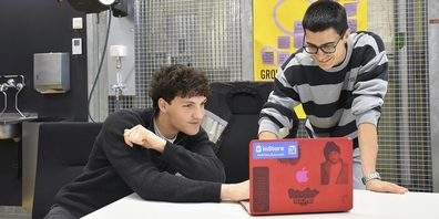 Sie arbeiten im Student Project House der ETH an ihrem Projekt (v. l.): Marco Maria Marcucci (23) und Dario Toussan (21).