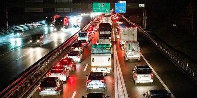 Morgendliche Stausituation im Bereich der Verzweigung Winterthur-Ost in Fahrtrichtung Zürich.