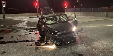 Beim Selbstunfall eines 25-jährigen Autofahrers in Neuhaus entstanden rund 10'000 Franken Sachschaden. Der Lenker musste das «Billett» abgeben.