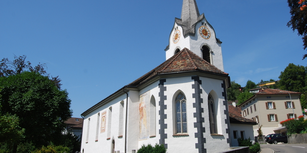 Auch auf dem Friedhof Oberhelfenschwil werden Gräber geräumt.