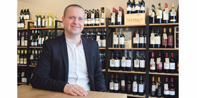 Konstantin Schmidt träumt von einer «lebendigen Weinhandlung» mit guten Kontakten zu Weinproduzenten und Gästen.