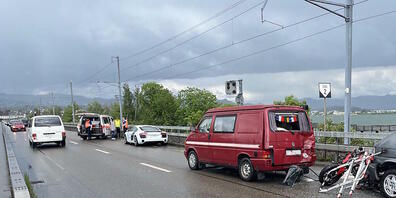 Weil die 55-Jährige laut eigenen Angaben einnickte, kam es zu dem Auffahrunfall auf dem Seedamm.