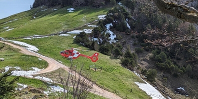 Da das gute Wetter über Pfingsten viele Menschen nach draussen zog, war die Rega entsprechend oft nach Freizeitunfällen gefragt. (Symbolbild)