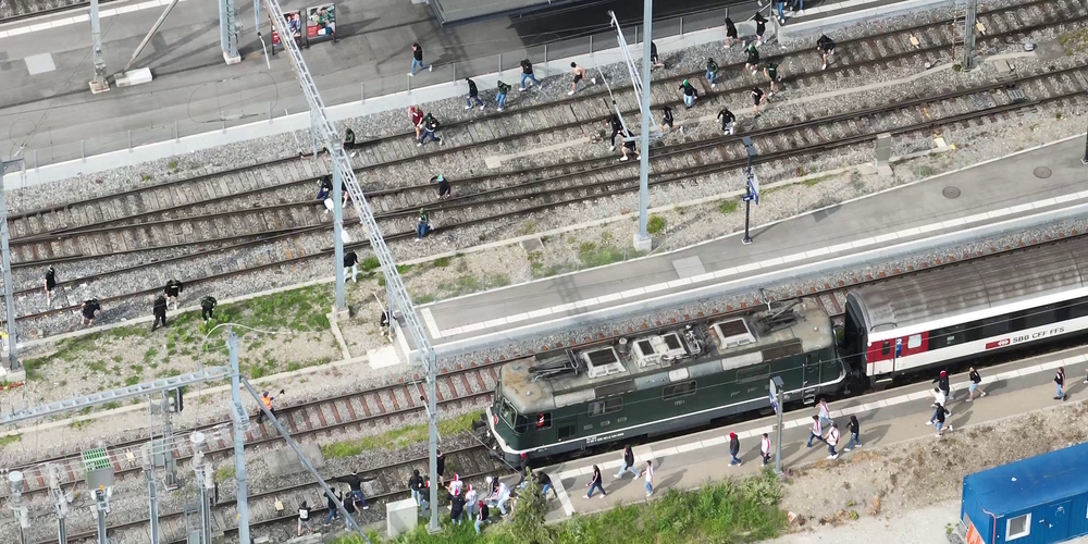 Der Bahnhof Wil verwandelte sich kurzerhand in ein Schlachtfeld.