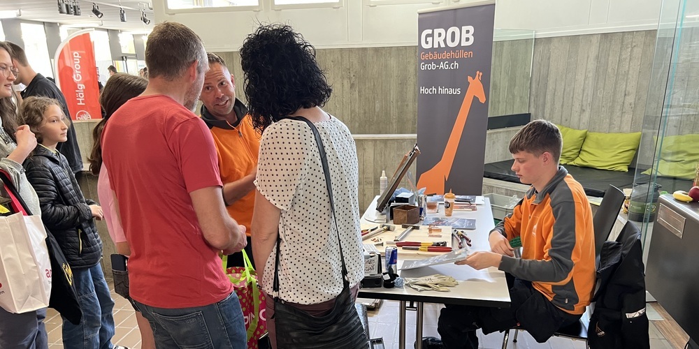 Über 70 regionale Lehrbetriebe stellen sich am Lehrstellenforum vor.