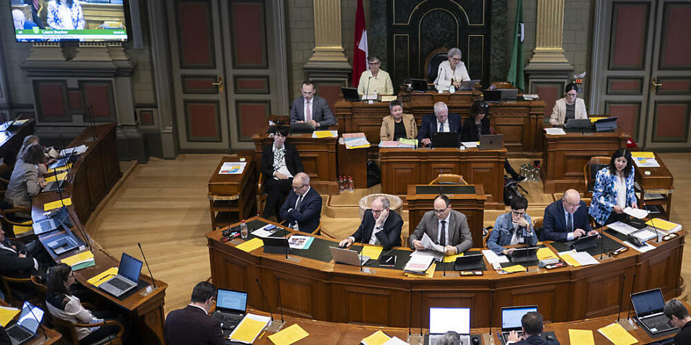 Die Mehrheit des St. Galler Kantonsparlaments sprach sich dafür aus, dass Autopendler künftig bis zu 8000 Franken in der Steuererklärung abziehen können. (Archivbil)