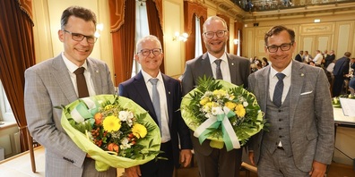 Die neu gewählten Präsidien (v. l.): Dominik Diezi, Vizepräsident des Regierungsrates, Grossratspräsident Peter Bühler, Regierungspräsident Walter Schönholzer und Grossratsvizepräsident René Walther.