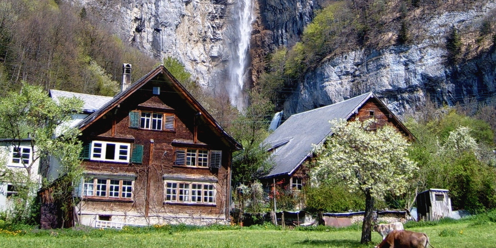 Bei der Wanderung wird das Rauschen der Serenbachfälle zu hören sein.