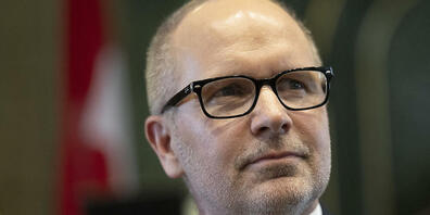 Unter Bildungschef Stefan Kölliker haben die Arbeiten für eine Totalrevision des Volksschulgesetzes begonnen. Ab Juni werden sie von der neuen Regierungsrätin Bettina Surber weitergeführt. (Archivbild)
