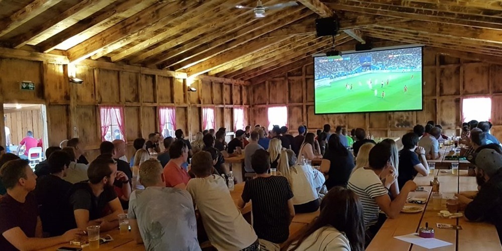 Tolle Stimmung, leckere Verpflegung und hoffentlich starke Auftritte des Schweizer Teams!