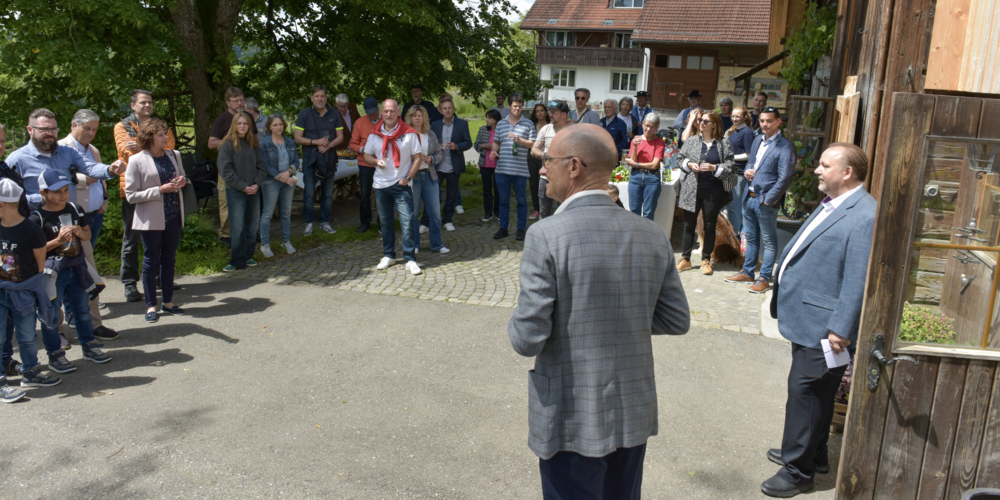 Festakt in Obholz zum Gemeindeübergang mit Reto Huber, Stadtpräsident von Kloten und der Nürensdorfer Gemeindepräsident Christoph Bösel