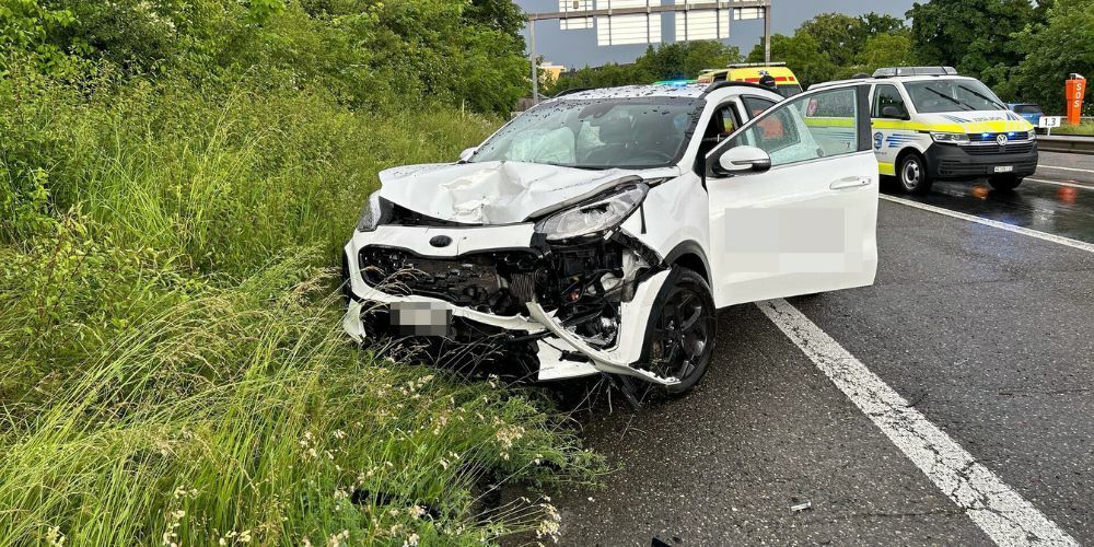 An allen beteiligten Fahrzeugen entstand ein grosser Sachschaden. 