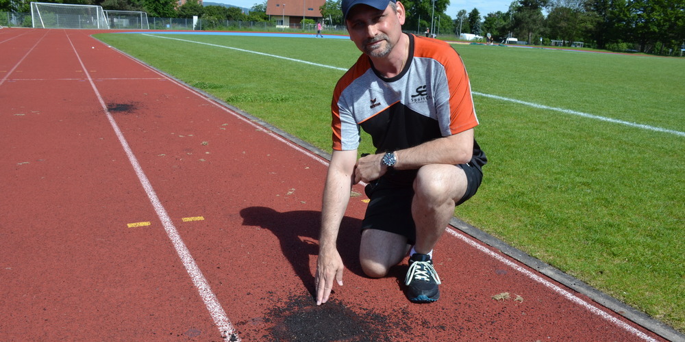 So schlimme Löcher hat Mauri Capuzzo, Präsident vom Sportclub Affoltern,  angetroffen. 