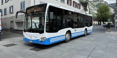 Mitten in Walenstadt stiess dieser Linienbus seitlich mit einem 9-Jährigen auf einem Kickboard zusammen.