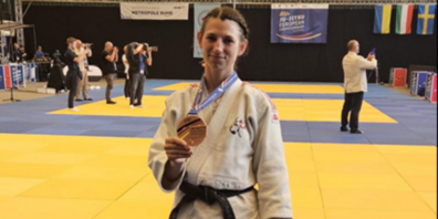 Die Rütnerin Sina Staub gewinnt Bronze im Fighting System.