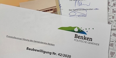 Im neuen Gebührentarif wurden auch die Kosten für eine Baubewilligung in Benken angepasst. (Symbolbild)