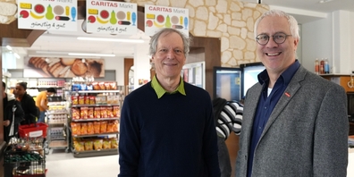 Niklaus Bayer (l.) und Philipp Holderegger blicken auf die 100-jährige Geschichte der Caritas zurück und haben zusammengezählt 35 Jahre davon mitgeprägt.