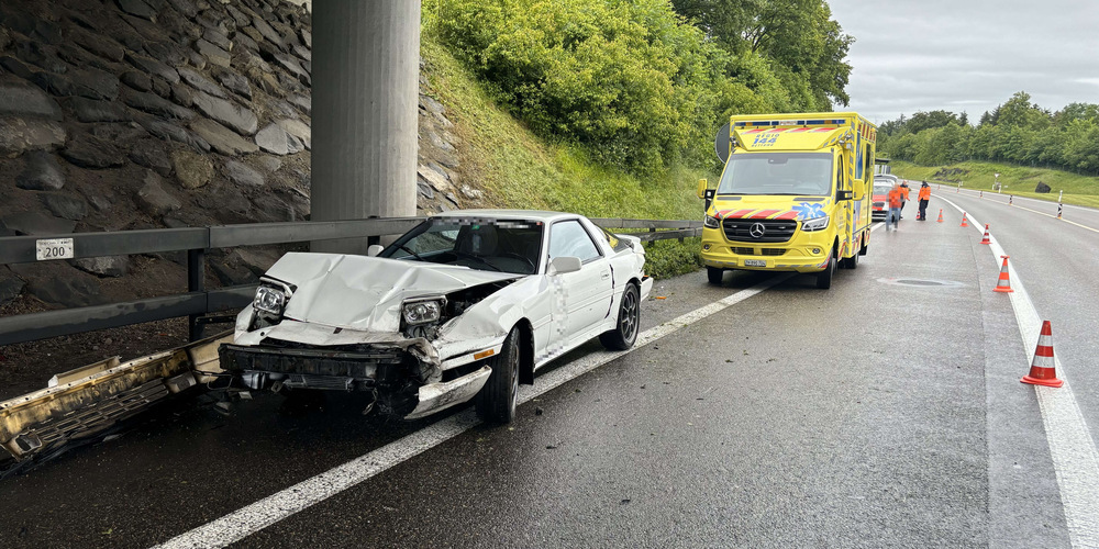 Unfall bei der Autobahneinfahrt Rapperswil Richtung Hinwil