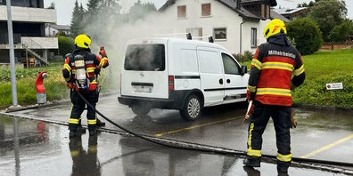 In diesem Lieferwagen brannte ein Werkzeug-Akku