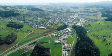 Rot umrandet das Industrie- und Gewerbeareal Wil West im Eigentum des Kantons St.Gallen auf dem Gebiet der Gemeinde Münchwilen TG.