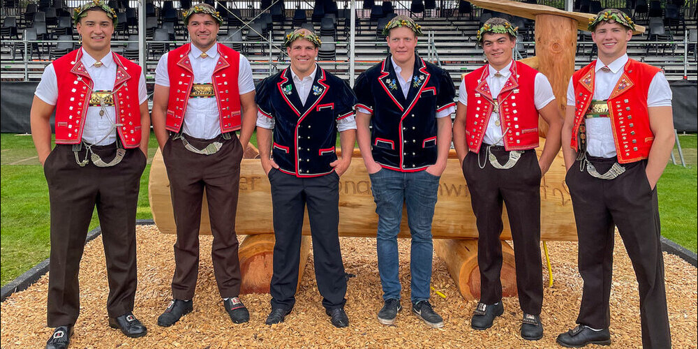 Die St. Galler Kranzschwinger in Horgen (vLnR): Werner Schlegel, Marcel Räbsamen, Marco Good, Gian Schmid, Ueli Bleiker und Andy Signer.