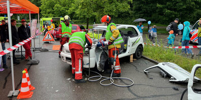 Am Blaulichttag boten sich Einblicke in die Arbeit von Feuerwehr, Stadtpolizei, Sanität, Zoll und Rettungsflugwacht.