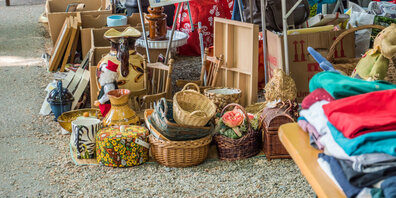 Beim Flohmarkt in Unterwetzikon kannst du Altes und Neues entdecken.