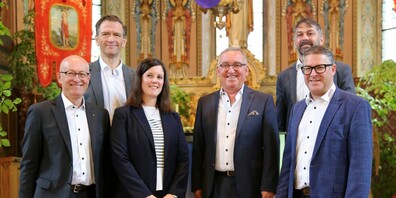 Emil Koller ist als Verwaltungsrats-Präsident zurückgetreten, Yvonne Fässler neu im Verwaltungsrat und Jonny Dörig neuer Präsident.; v.l.n.r.: Christof Steger, Jakob Signer, Yvonne Fässler, Emil Koller, Thomas Rusch und Jonny Dörig.