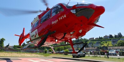 Das Kind wurde mit dem Rettungshubschrauber Rega 7 in die Klinik nach St.Gallen geflogen (Archivbild)