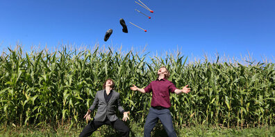Daniel Borak (links) und Manuel  Leuenberger zeigen in der Garage  Wetzikon ihre neue Show.