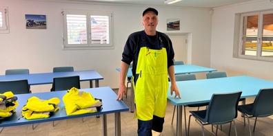 Mehr Platz dank der Vergrösserung des Bürotrakts – Bernhard Schmid im neuen Aufenthalts- und Schulungsraum.