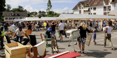Gemeinsam mit Männerriege, Frauenchor und Feuerwehr organisiert die Gemeinde die traditionelle Tauschbörse.
