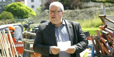Kann sich freuen: Stadtpräsident Ruedi Mattle