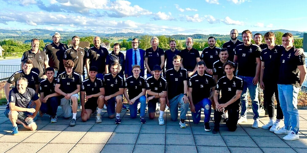 Die Medical-Partner mit den Nati-B-Herrenmannschaft des HC Arbon