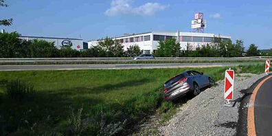 Eine junge Autofahrerin hat in Oberbüren SG mit 2 Promille einen Unfall gebaut.