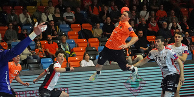 Mehdi Ben Romdhane fliegt zum zweiten Sieg in der Playoff-Halbfinalserie. 