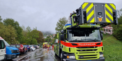 Autodrehleiterunterstützung der Feuerwehr Rüti für die Feuerwehr Wald.