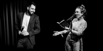 Mischen den Benker Gemeindesaal mit ihren Poetrys auf: Jeremy Chavez und Moët Liechti.