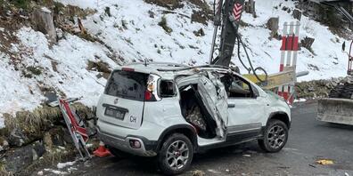 Der Wagen war nach dem Mehrfachüberschlag nur noch Schrott.