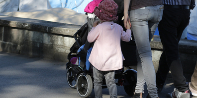 Familien sollen im geplanten Familienzentrum eine Anlaufstelle für alle Fragen rund um das Familienleben finden. (Symbolbild)