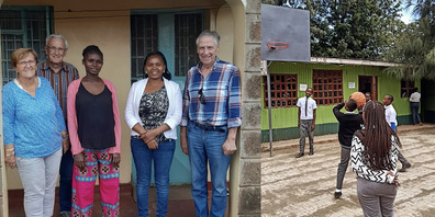Unterstützen seit vielen Jahren Projekte in Nairobi: Die Geschwister Schumacher mit zwei Sozialarbeiterinnen. Neulich wurde der Schulhausplatz neu gepflastert (Bild rechts).