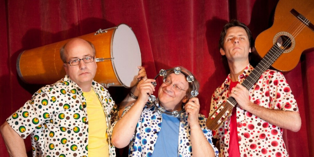Die Smiling Toasters führen das Publikum im Burgkeller Rebstein durch verschiedenste Stilrichtungen.