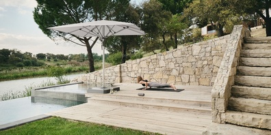 Egal ob moderne Gartengestaltung, die Sanierung der heimischen Terrasse oder ein Swimmingpool im eigenen Garten – bei diesen Themen führt nichts an den Spezialistinnen und Spezialisten von Zweifel vorbei. 