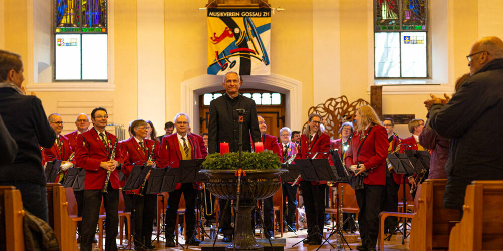 Der Musikverein spielt in der ref. Kirche.