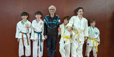  Trainer Raphael Kammermann mit (v.l.): Dario, David, Alexander, Katharina und Nino. Es fehlen Keo und Asa