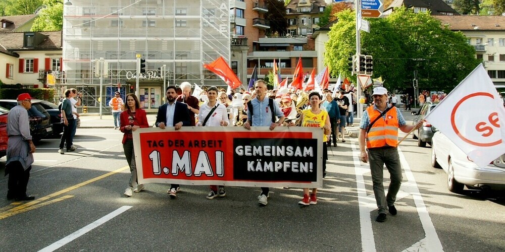 Am Abend des 1. Mai zogen die Demonstranten durch die St.Galler Innenstadt.